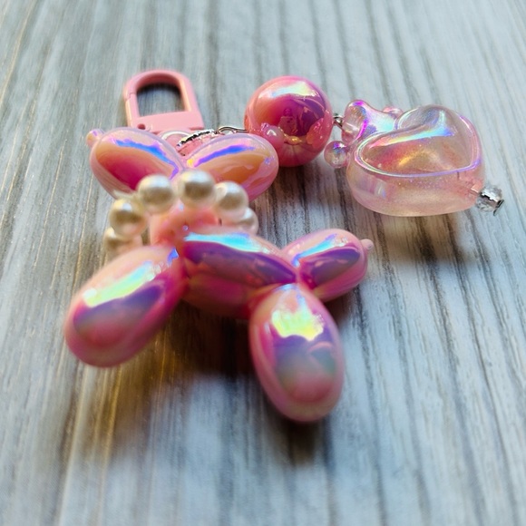 🌈 Rainbow Heart Crystal Balloon Dog Keychain Charm NWT - Picture 8 of 9